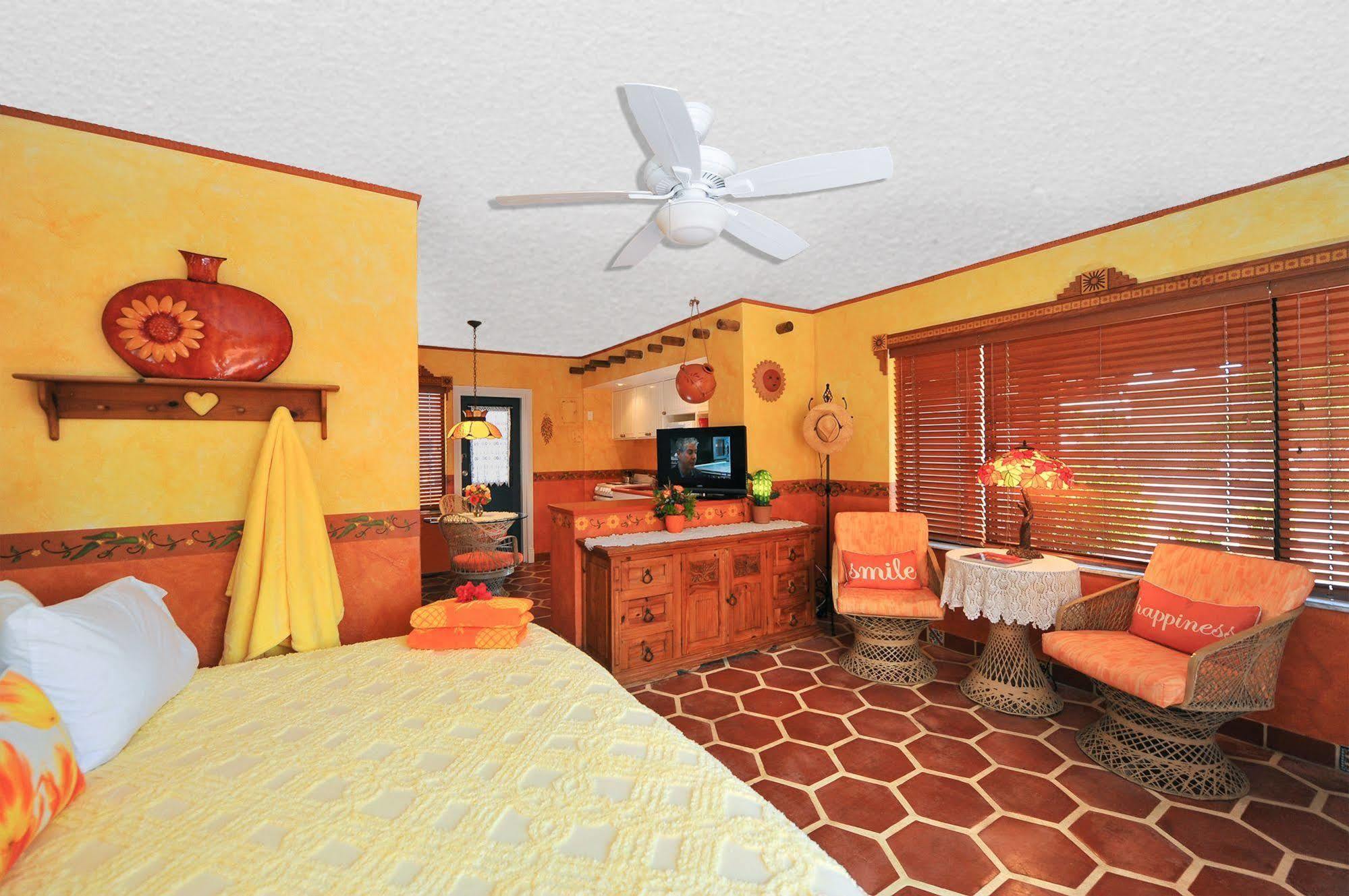 Blue Seas Courtyard Hotell Lauderdale-by-the-Sea Exteriör bild