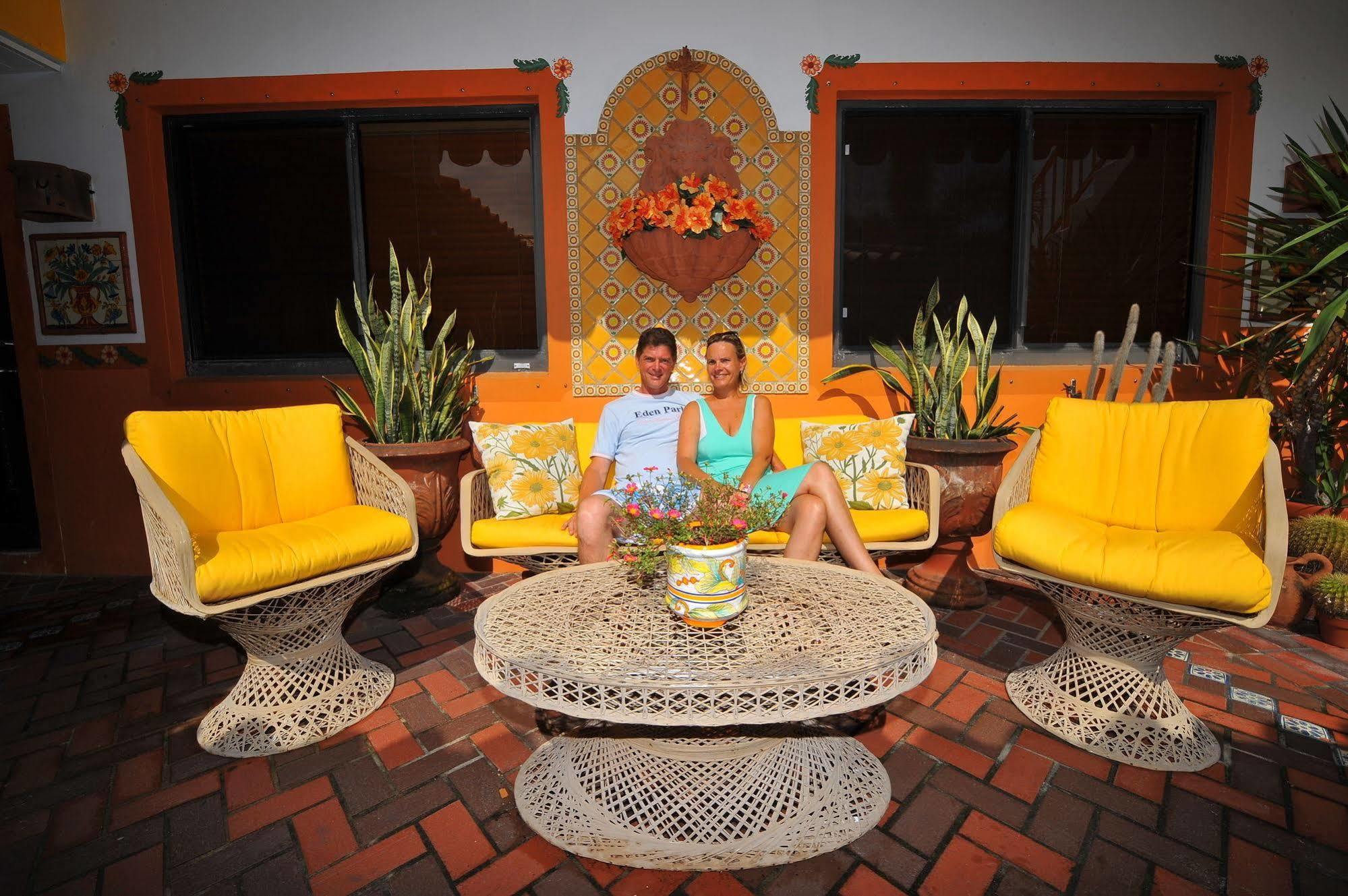 Blue Seas Courtyard Hotell Lauderdale-by-the-Sea Exteriör bild